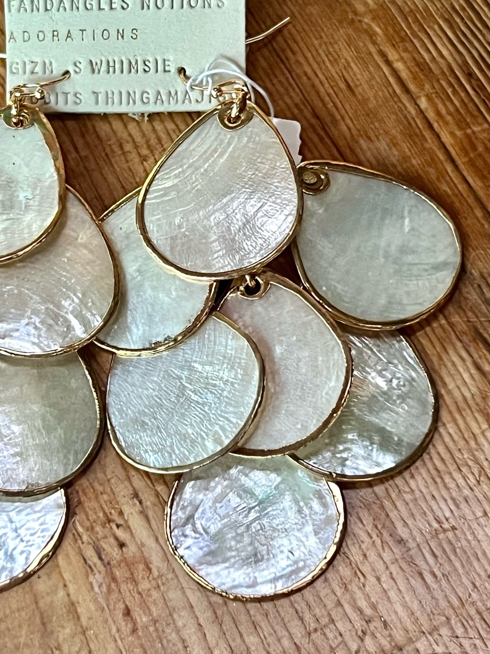 πΊπHPππΊ NWT Anthropologie Mother of Pearl Shell Chandeliers - Picture 12 of 14